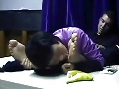 კორეელი, იაპონელი მამაკაცი ფეხები